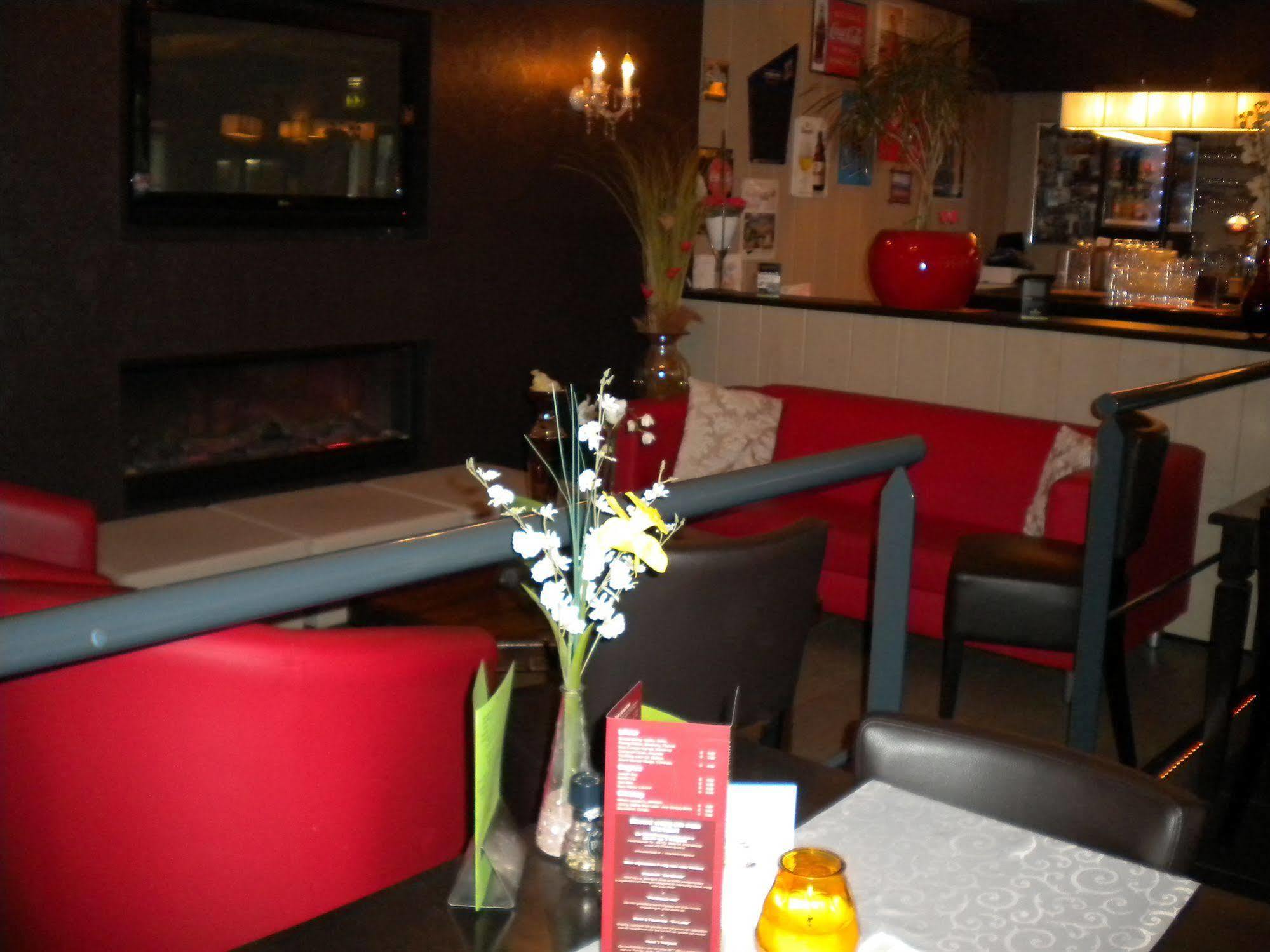 Hotel Restaurant 'T Trefpunt Made Exterior photo